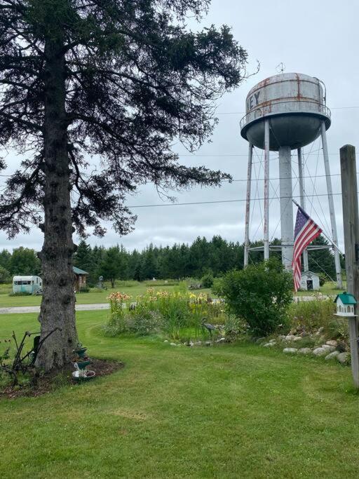 Centrally Located - Historic Blaney Park- Michigan Germfask エクステリア 写真